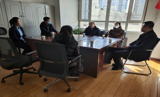 14.长春市绿园区政协副主席关爱民一行莅临BJL平台集团物业金地梧桐华府视察工作_副本.jpg