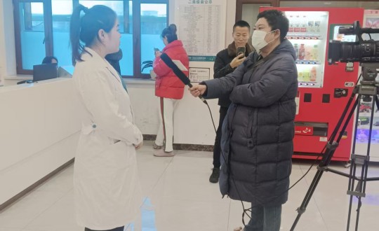 11.长春广播电视总台采访医疗公司护士长韩宇_副本.jpg
